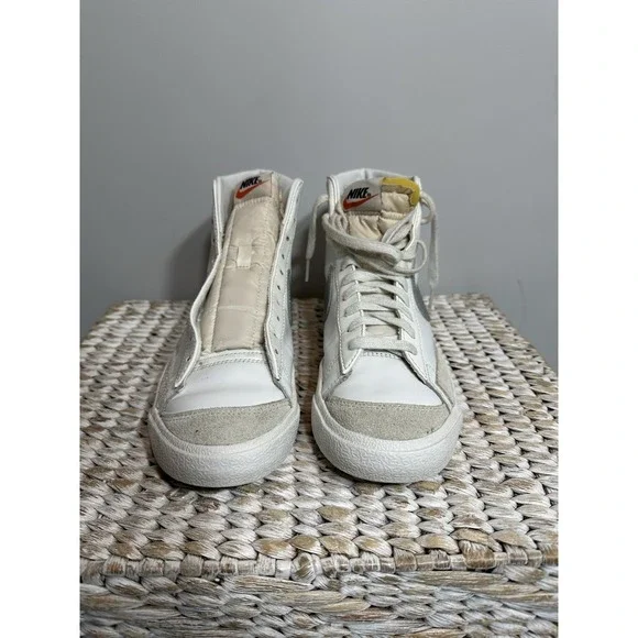 Nike Blazer Mid '77 Vintage White Silver Sneakers CZ1055-112 Women's Size 9.5 - Picture 2 of 9